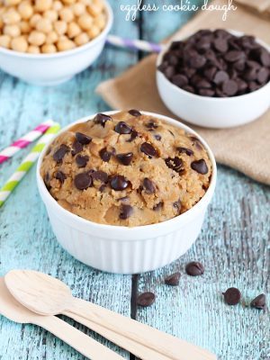 Healthy Eggless Cookie Dough - no-bake cookie dough you can eat with a spoon! It's made from a secret ingredient... garbanzo beans! #glutenfree #dairyfree #vegan