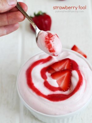 Strawberry Fool - light, creamy & fluffy dessert that looks fancy but is SO easy!