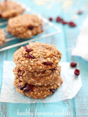 Healthy Banana Cookies (flourless & eggless!) These cookies are soft, moist and super healthy! A great post-workout snack or healthy dessert option. #truvia #ad