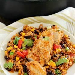 Southwest Chicken & Quinoa dinner cooked in only one pan and made in 30 minutes! You're definitely going to want to add this to your dinner rotation! It's gluten-free, high in protein and totally delicious! AD