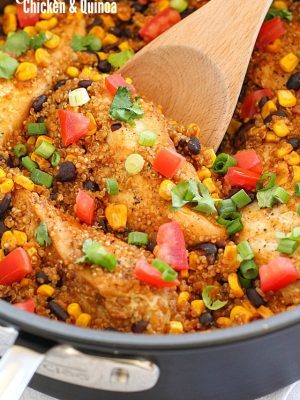 Southwest Chicken & Quinoa dinner cooked in only one pan and made in 30 minutes! You're definitely going to want to add this to your dinner rotation! It's gluten-free, high in protein and totally delicious! AD