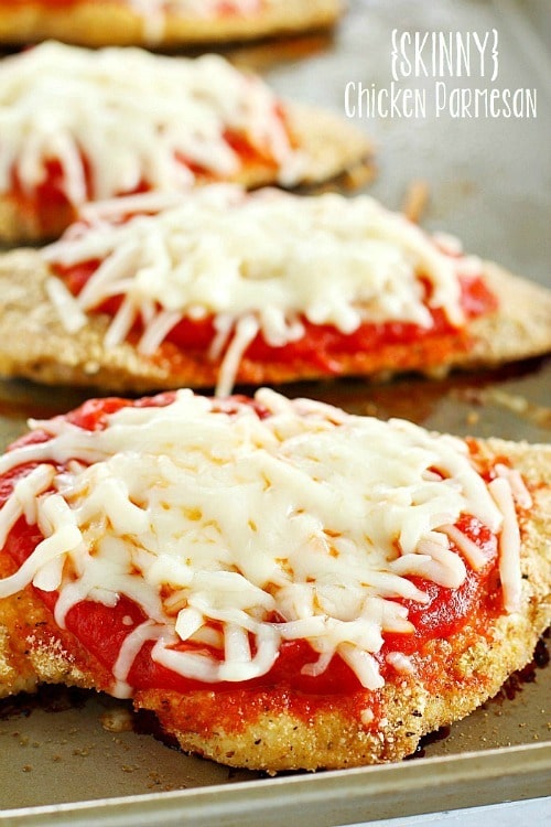 Chicken Parmesan Recipe gets skinny! This lightened up comfort food dish is super easy to make and made healthier by baking instead of frying. This recipe only requires a few simple ingredients and hardly any prep time. You need to add this to your weekly dinner rotation! via @jennikolaus