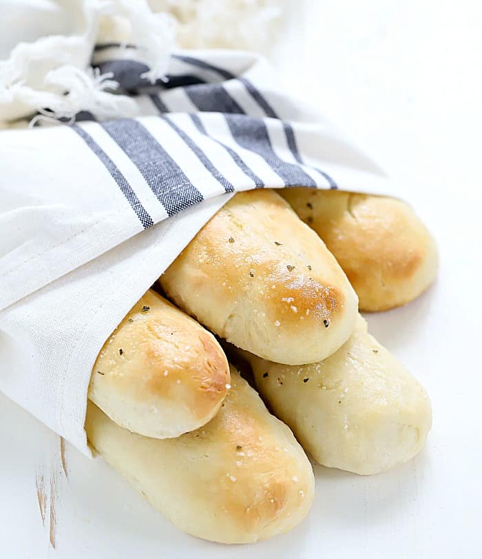This Easy Homemade Breadsticks Recipe will blow you away! Who knew homemade breadsticks would be so easy?!