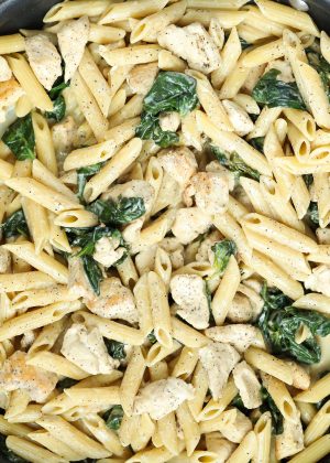 Lemon Chicken Pasta Recipe in a black bowl.